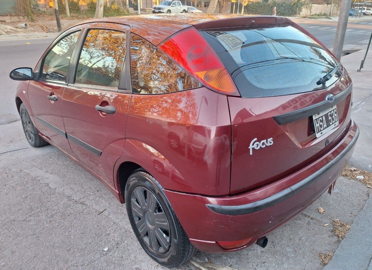 Ford Focus Usado Financiado en Mendoza, deRuedas