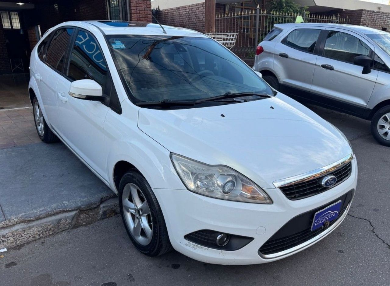 Ford Focus Usado Financiado en Mendoza, deRuedas