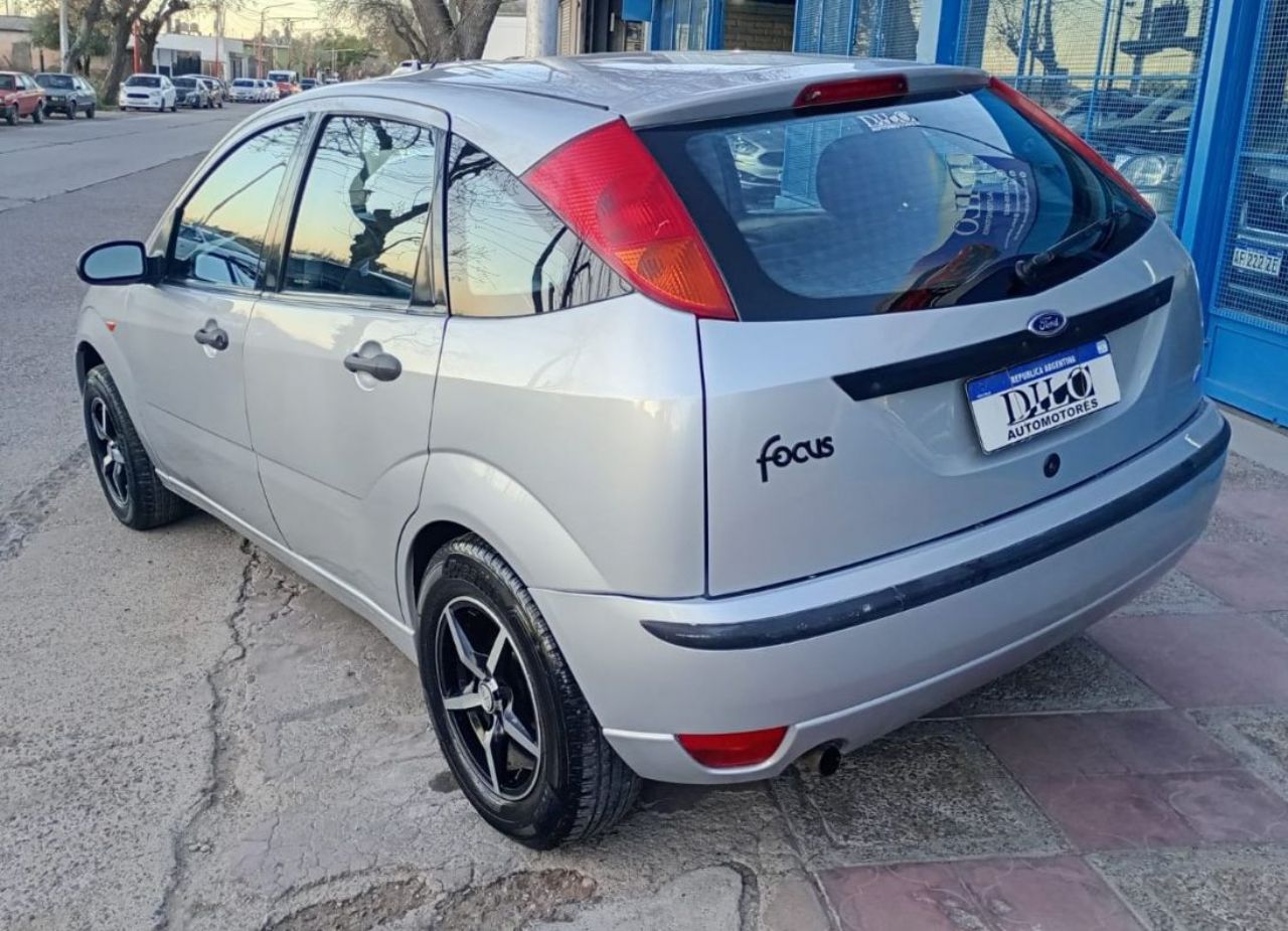 Ford Focus Usado Financiado en Mendoza, deRuedas