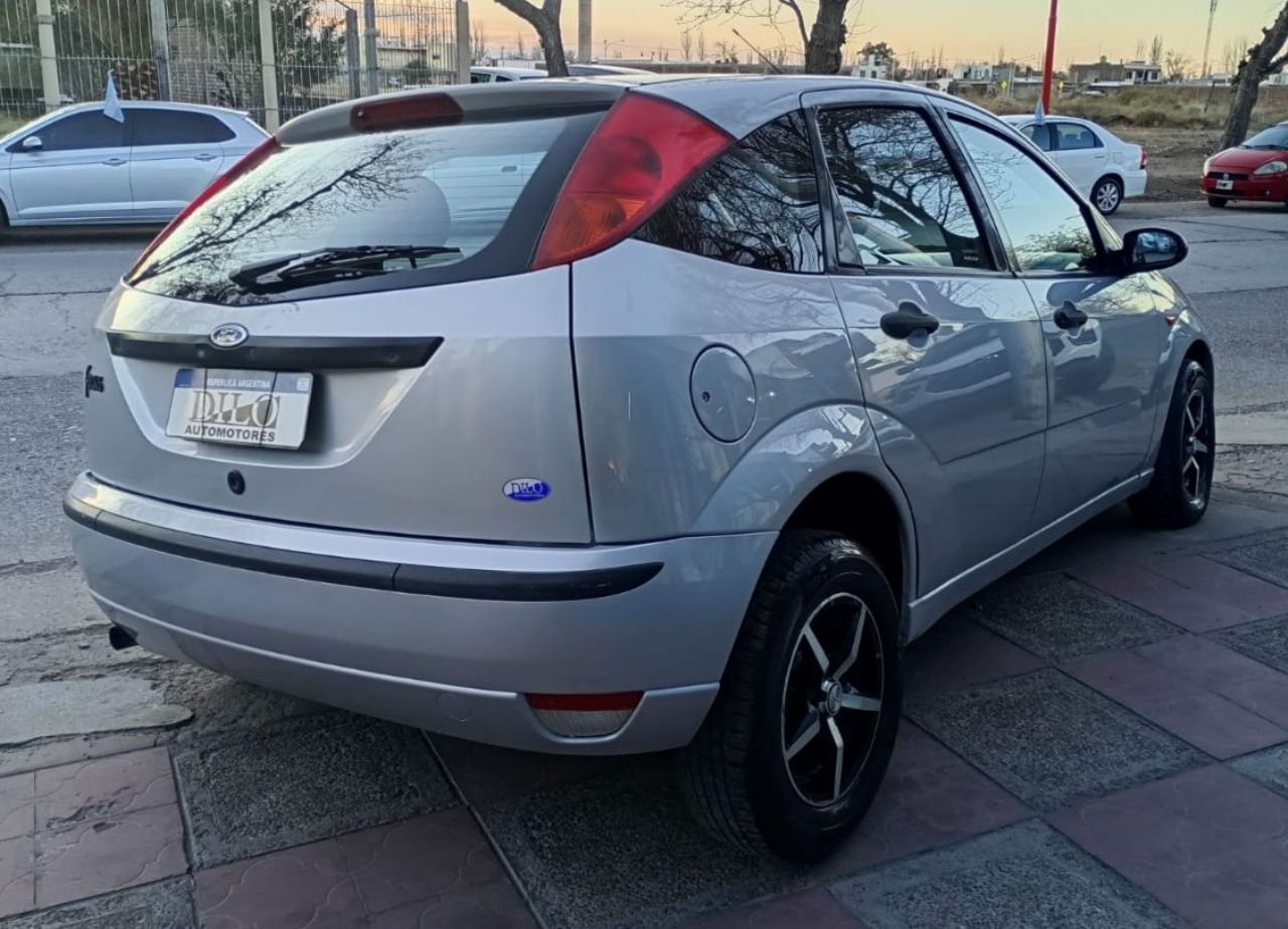 Ford Focus Usado Financiado en Mendoza, deRuedas