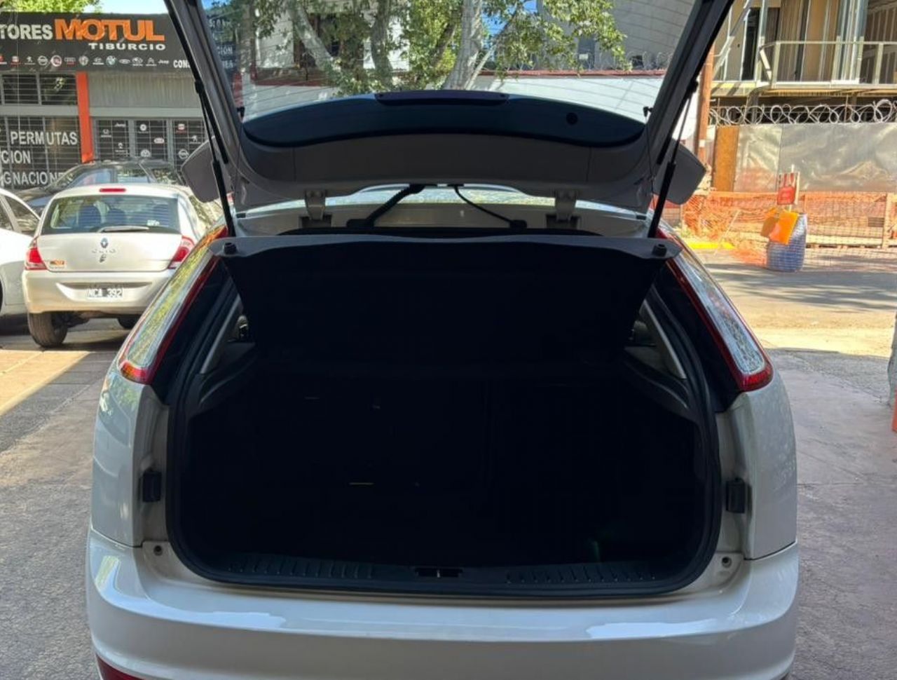 Ford Focus Usado Financiado en Mendoza, deRuedas