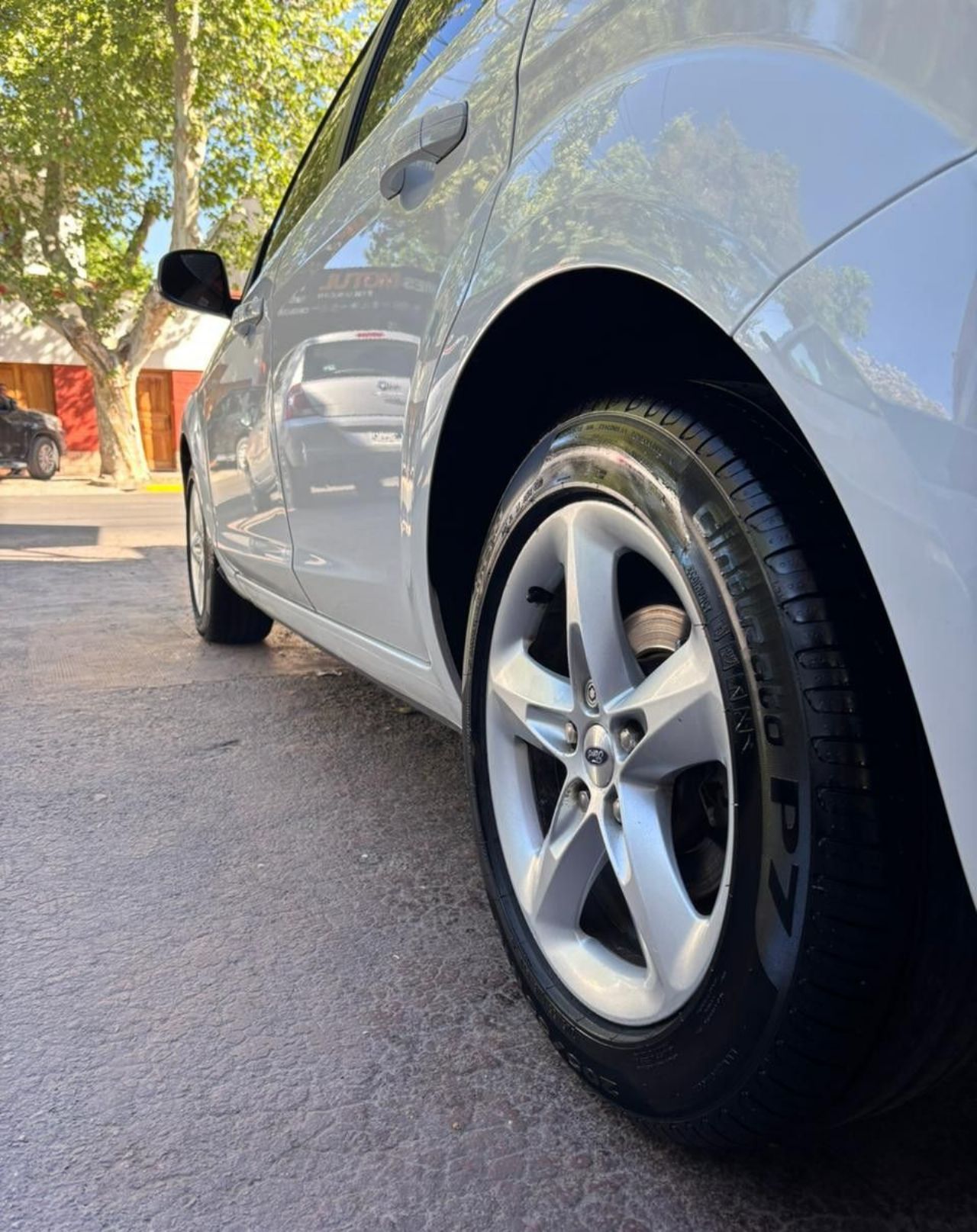 Ford Focus Usado Financiado en Mendoza, deRuedas