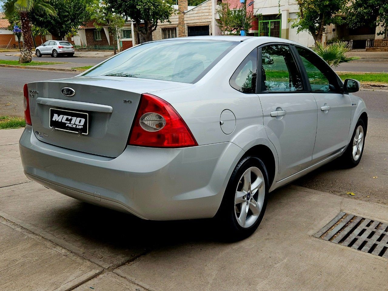 Ford Focus Usado Financiado en Mendoza, deRuedas