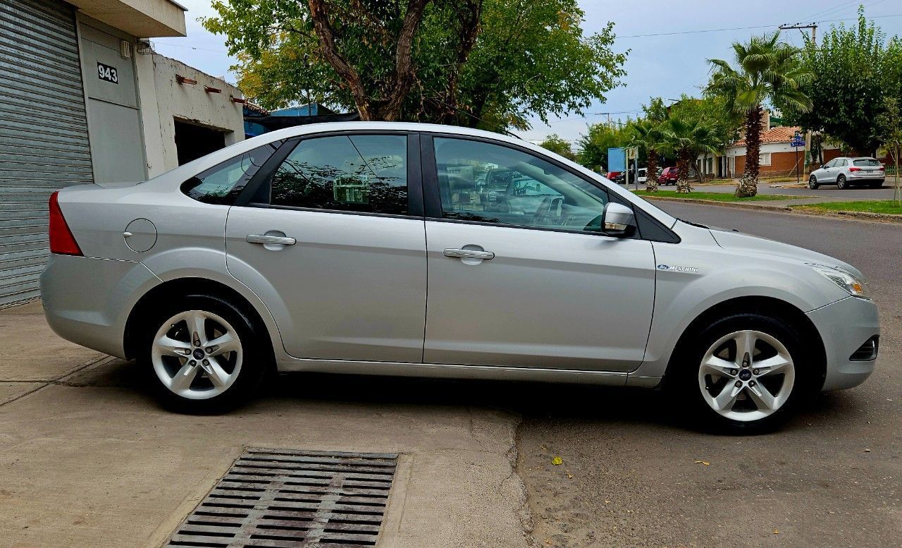 Ford Focus Usado Financiado en Mendoza, deRuedas
