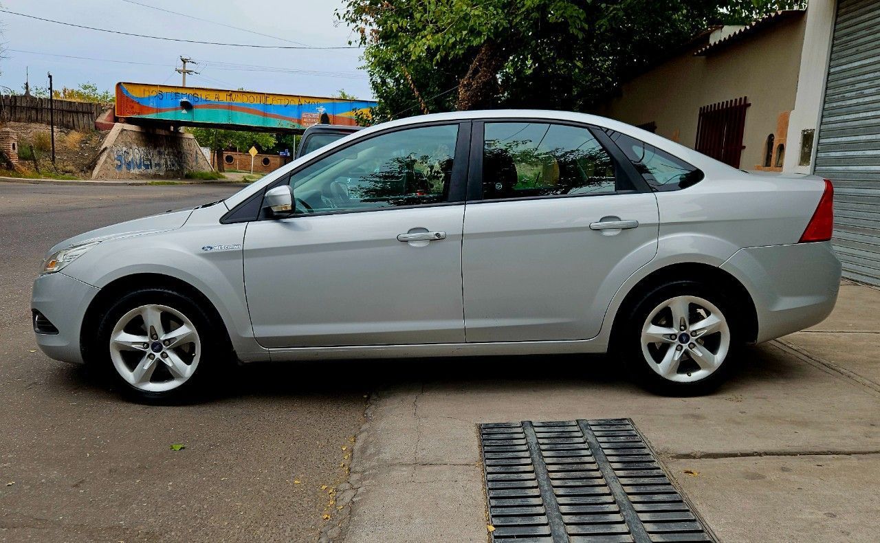 Ford Focus Usado Financiado en Mendoza, deRuedas