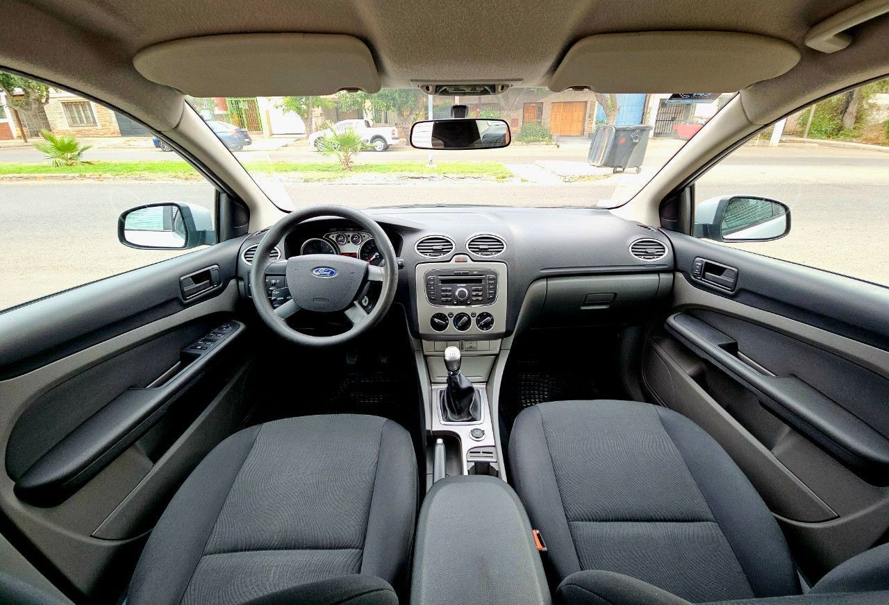 Ford Focus Usado Financiado en Mendoza, deRuedas