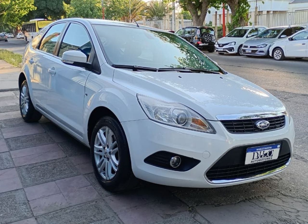 Ford Focus Usado Financiado en Mendoza, deRuedas