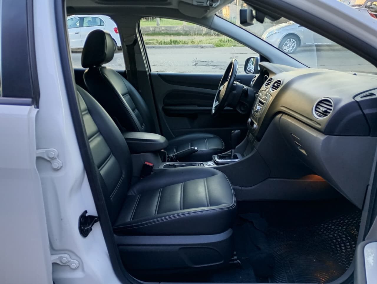 Ford Focus Usado Financiado en Mendoza, deRuedas