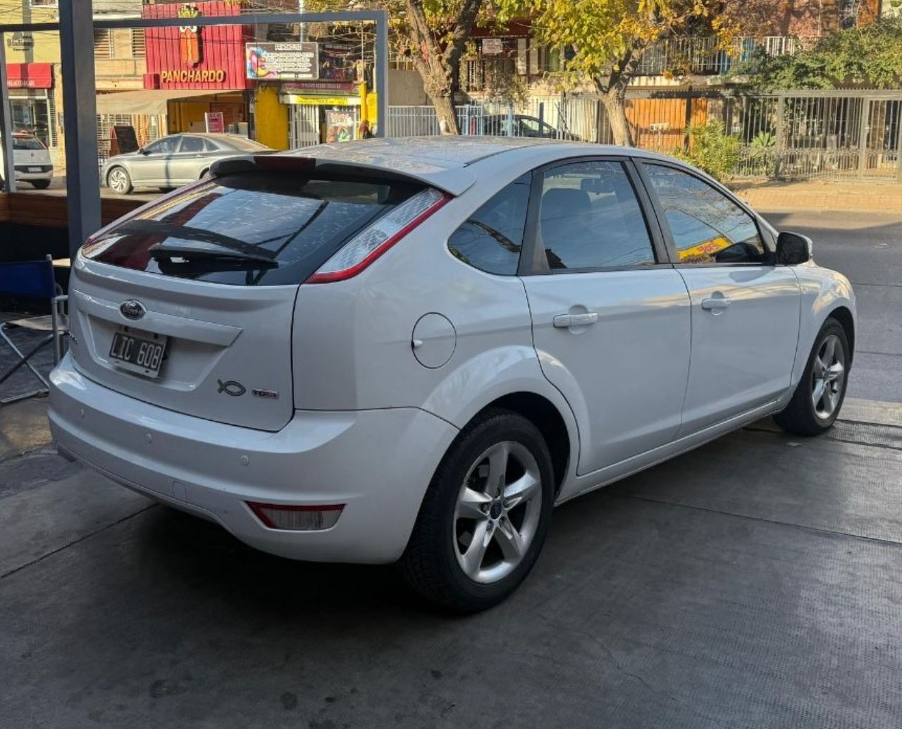 Ford Focus Usado Financiado en Mendoza, deRuedas