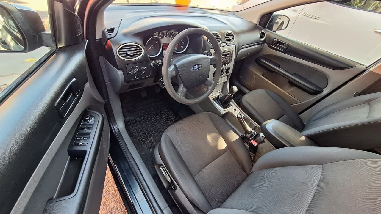 Ford Focus Usado Financiado en Mendoza, deRuedas