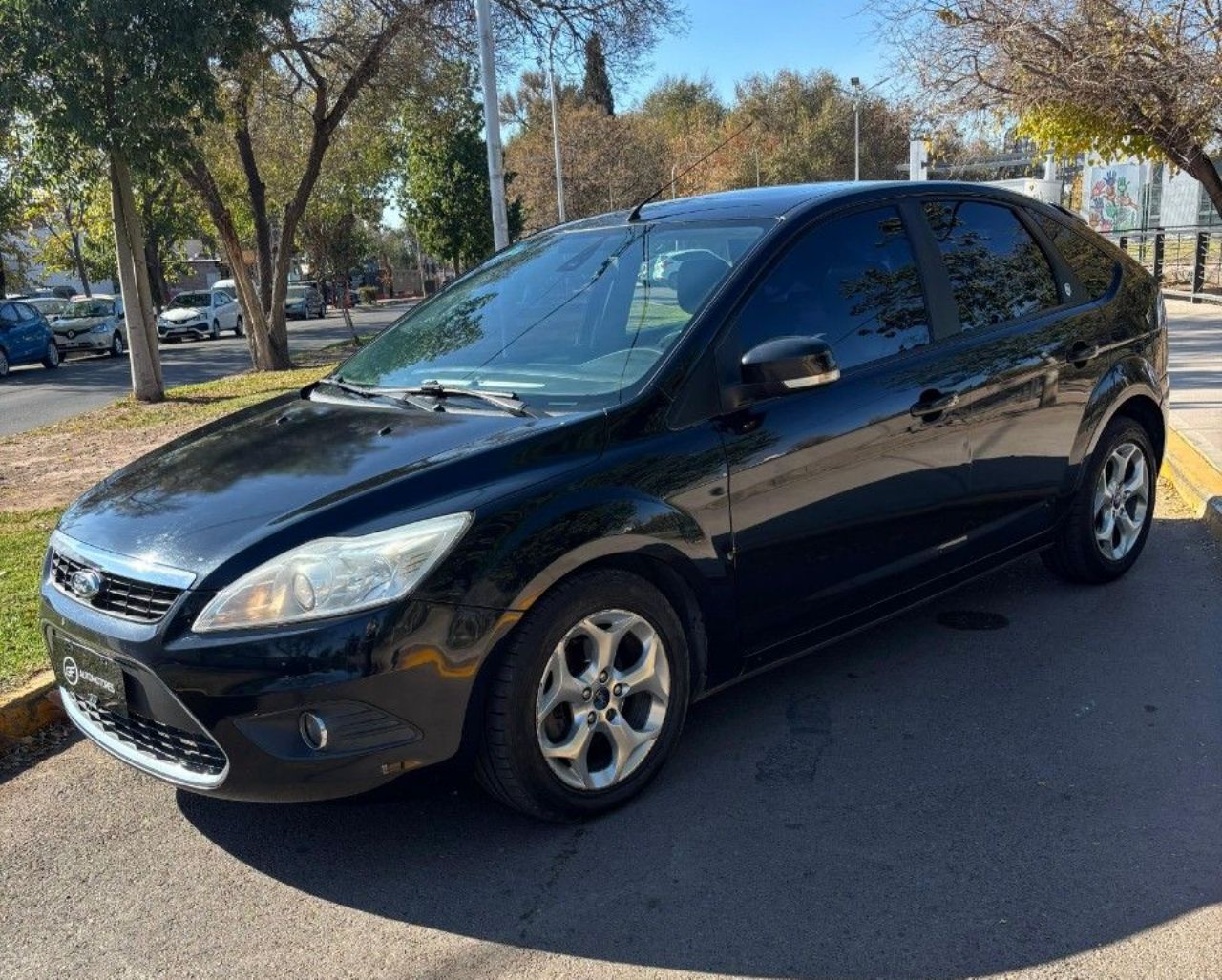 Ford Focus Usado Financiado en Mendoza, deRuedas