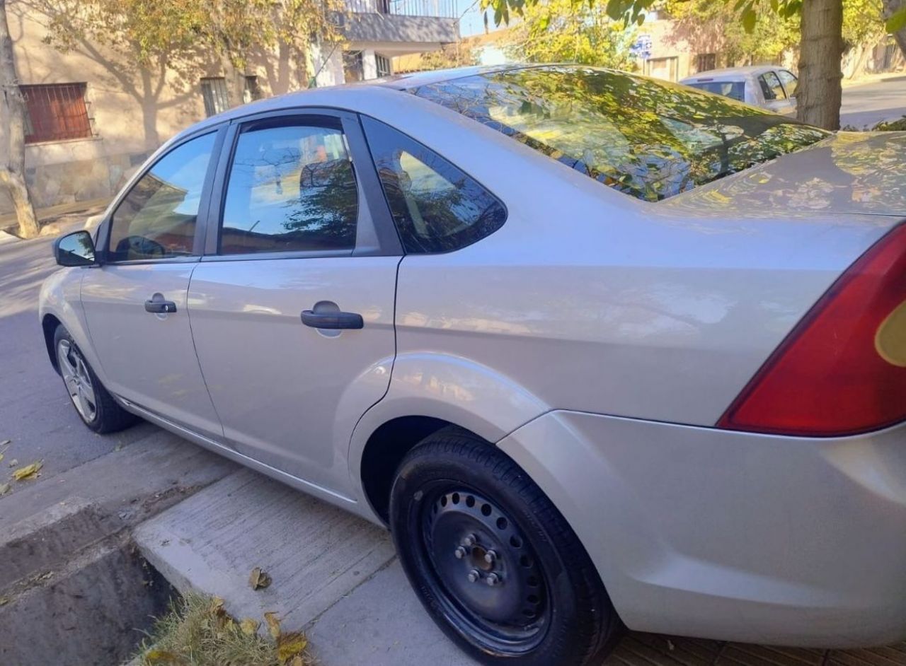 Ford Focus Usado Financiado en Mendoza, deRuedas