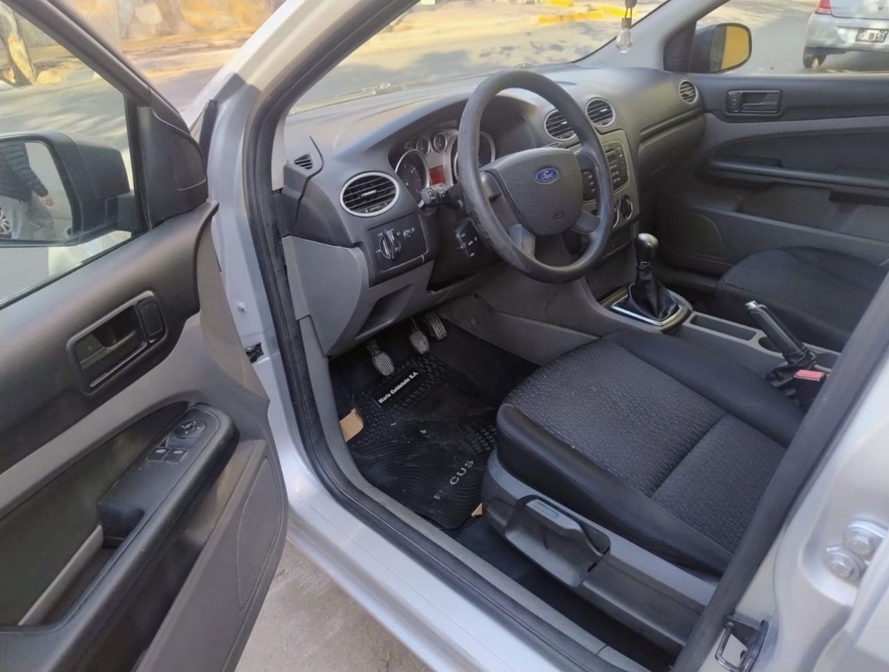Ford Focus Usado Financiado en Mendoza, deRuedas