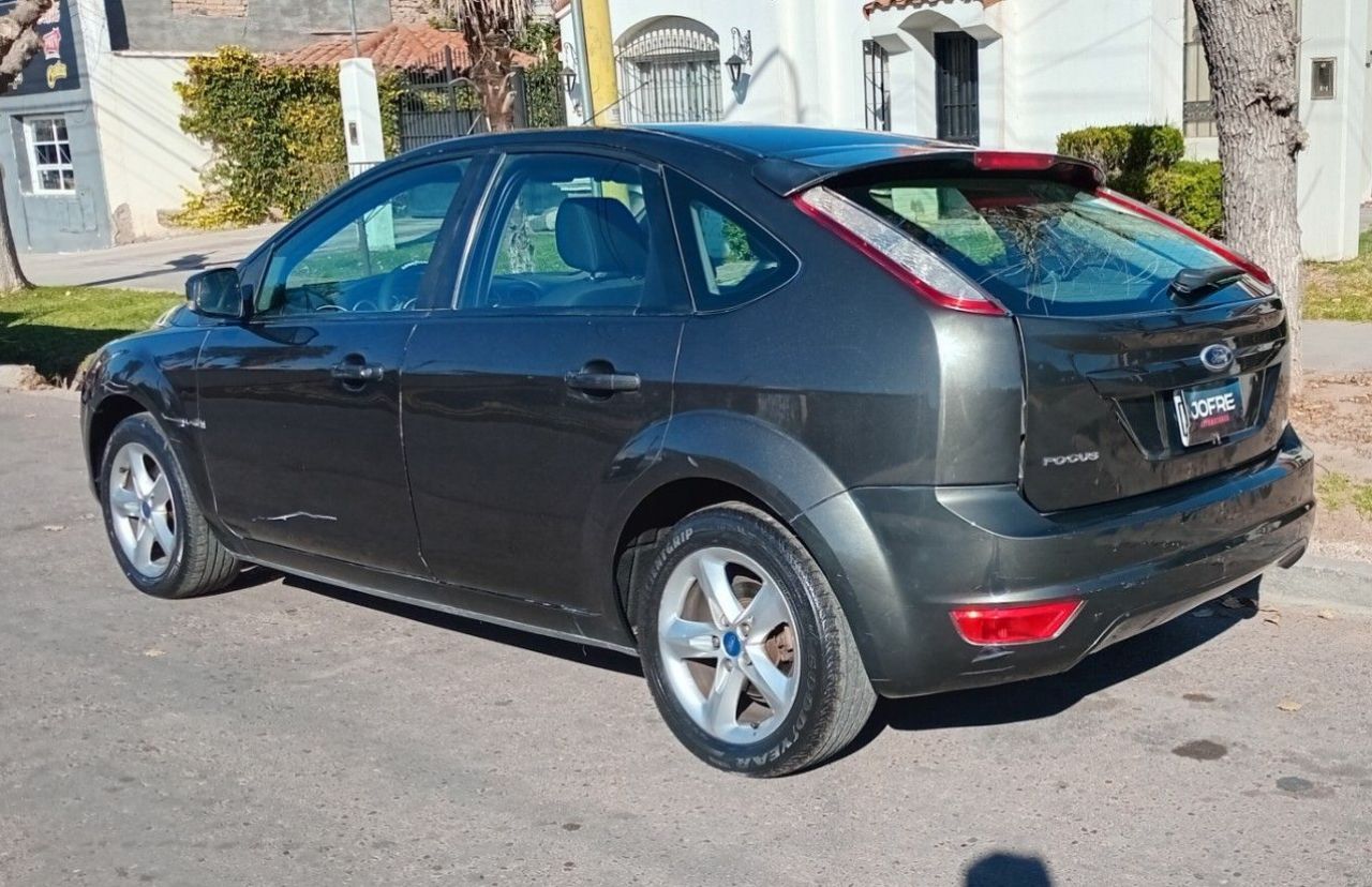 Ford Focus Usado Financiado en Mendoza, deRuedas