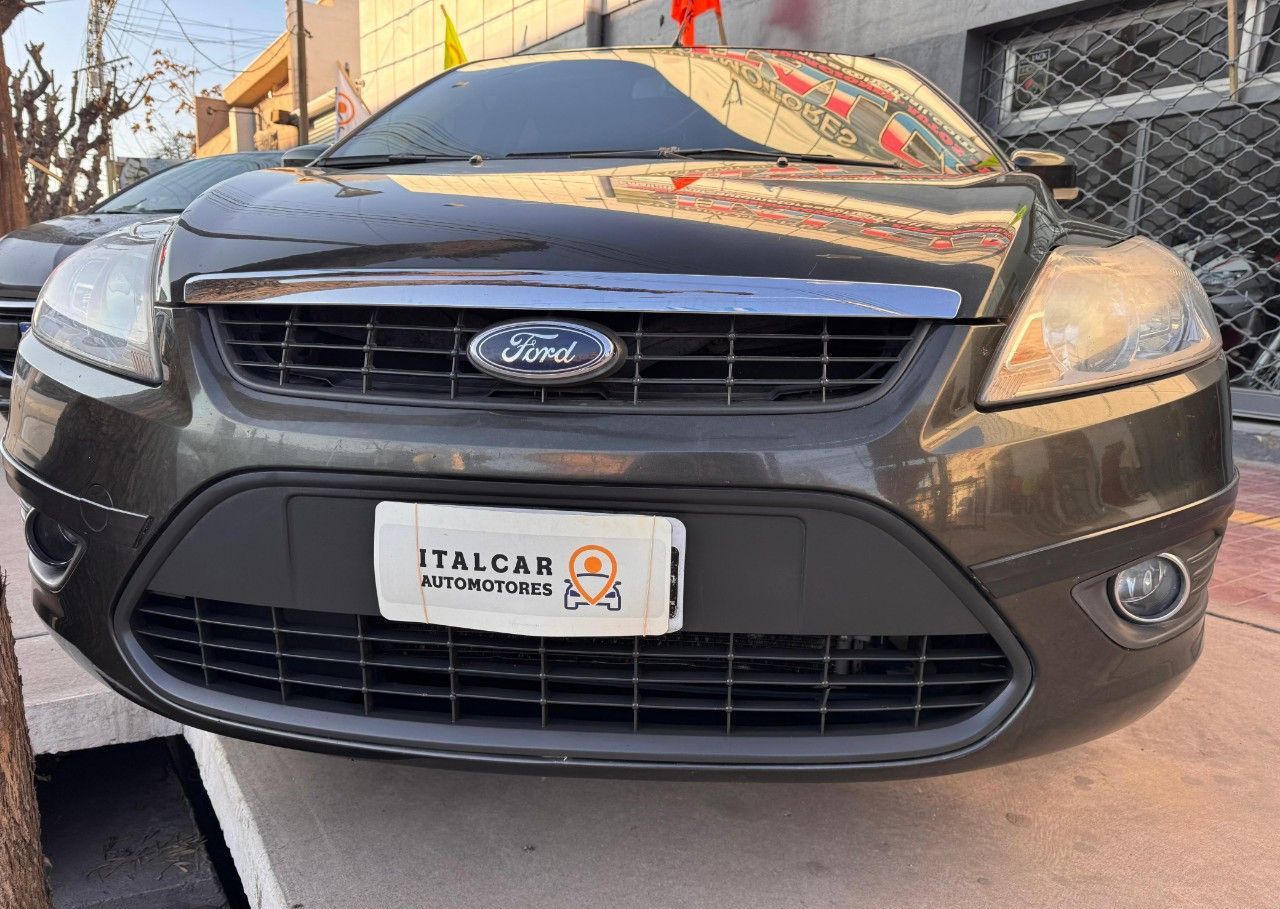 Ford Focus Usado Financiado en Mendoza, deRuedas
