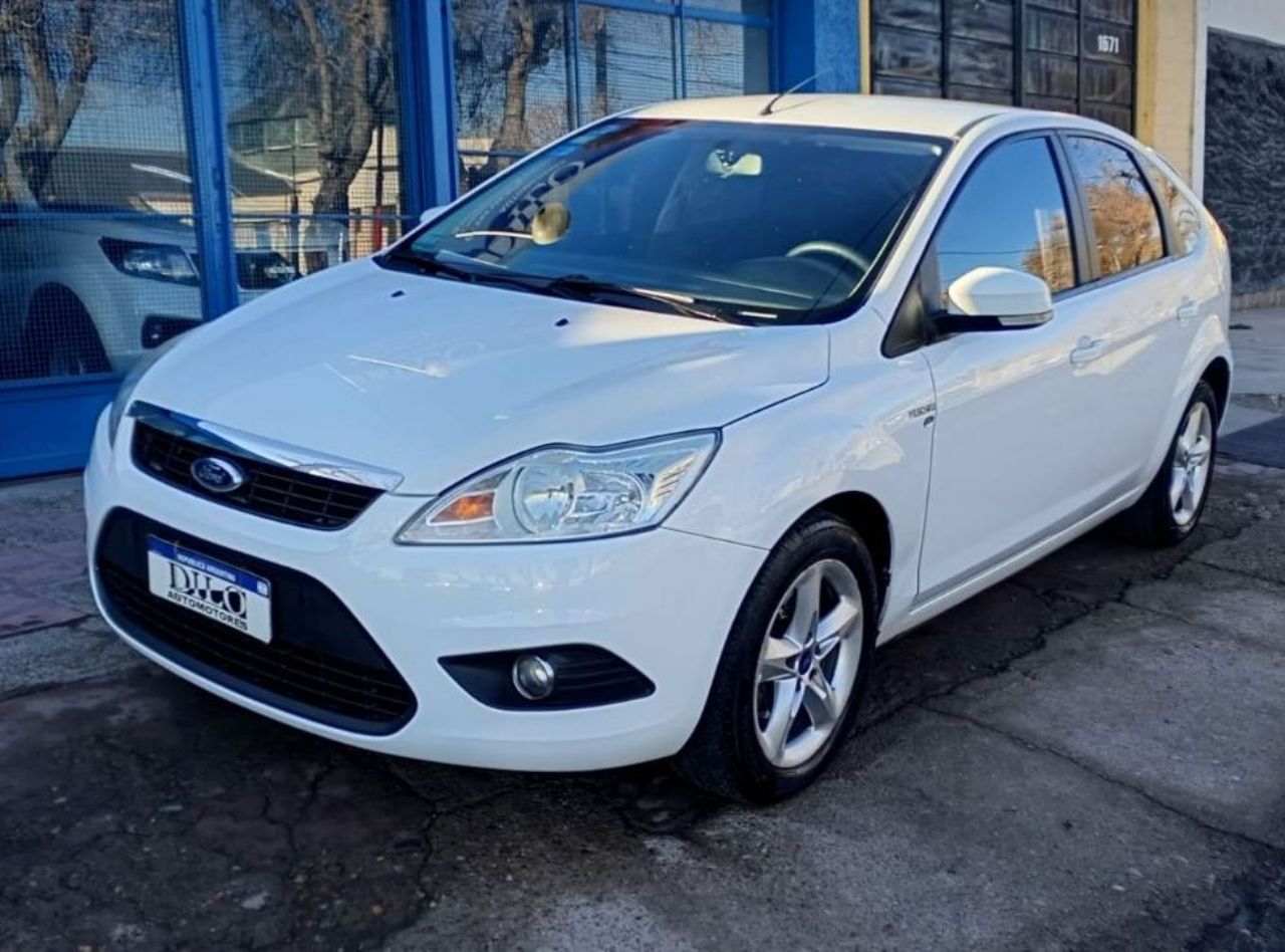 Ford Focus Usado Financiado en Mendoza, deRuedas