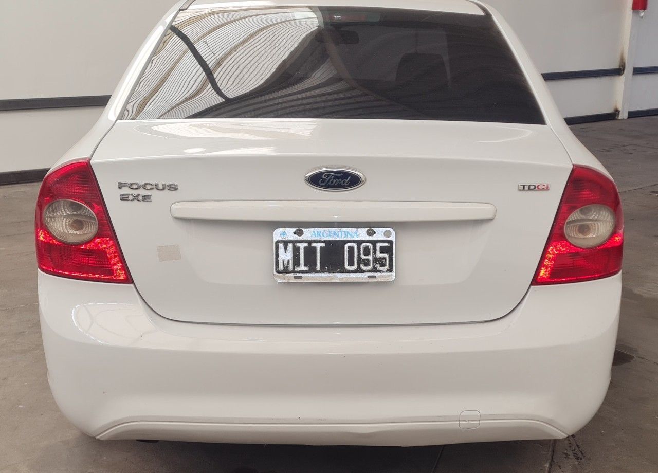 Ford Focus Usado Financiado en Mendoza, deRuedas