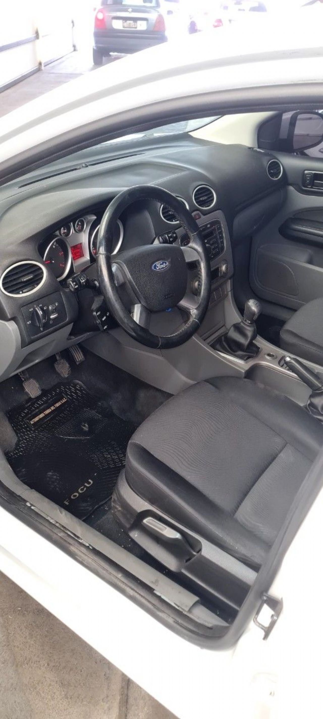 Ford Focus Usado Financiado en Mendoza, deRuedas