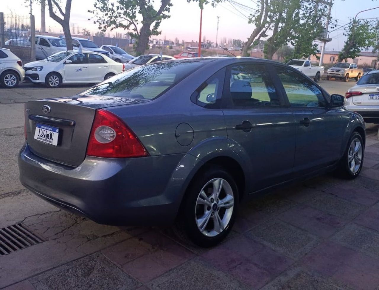 Ford Focus Usado Financiado en Mendoza, deRuedas