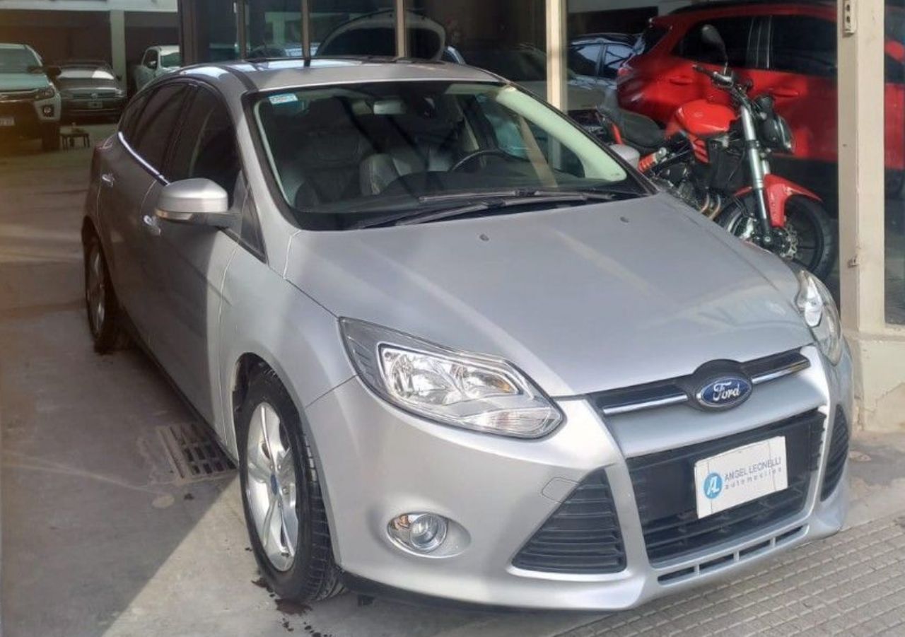 Ford Focus Usado Financiado en Mendoza, deRuedas