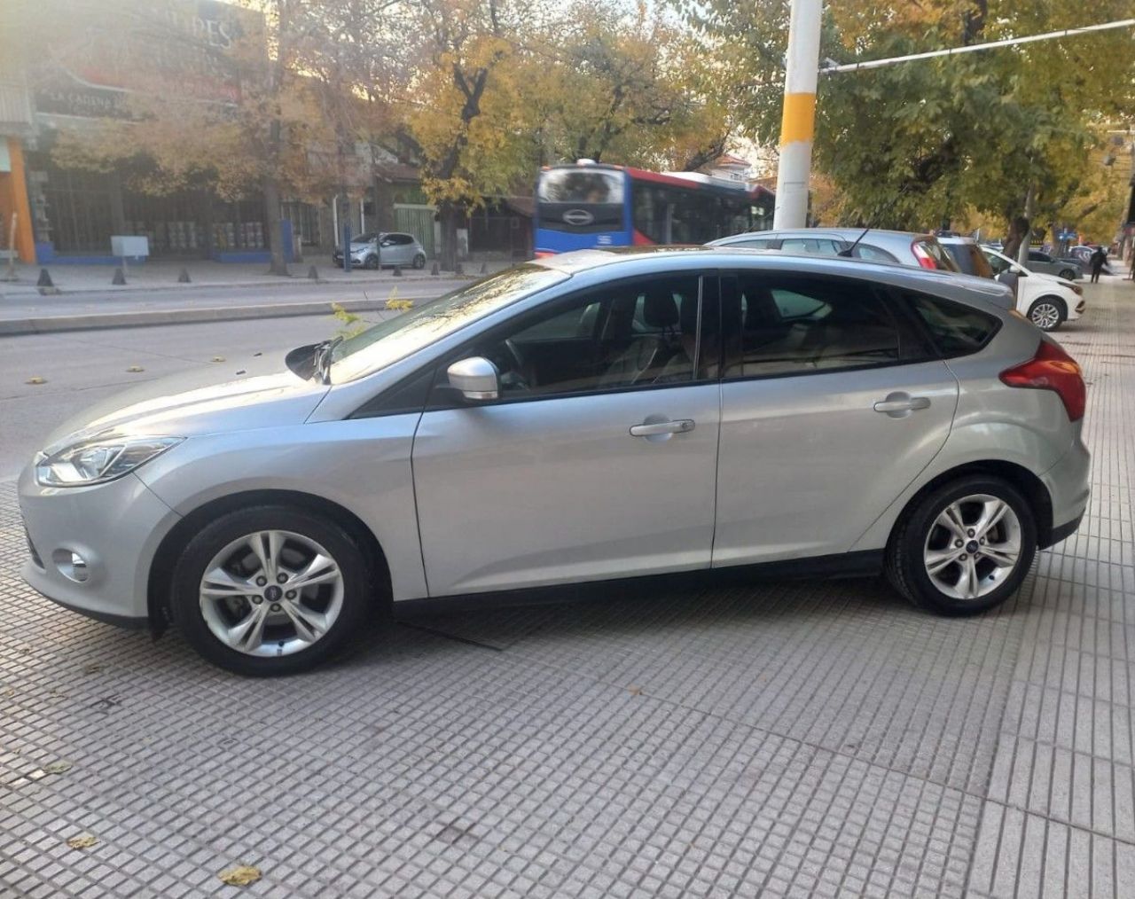 Ford Focus Usado Financiado en Mendoza, deRuedas