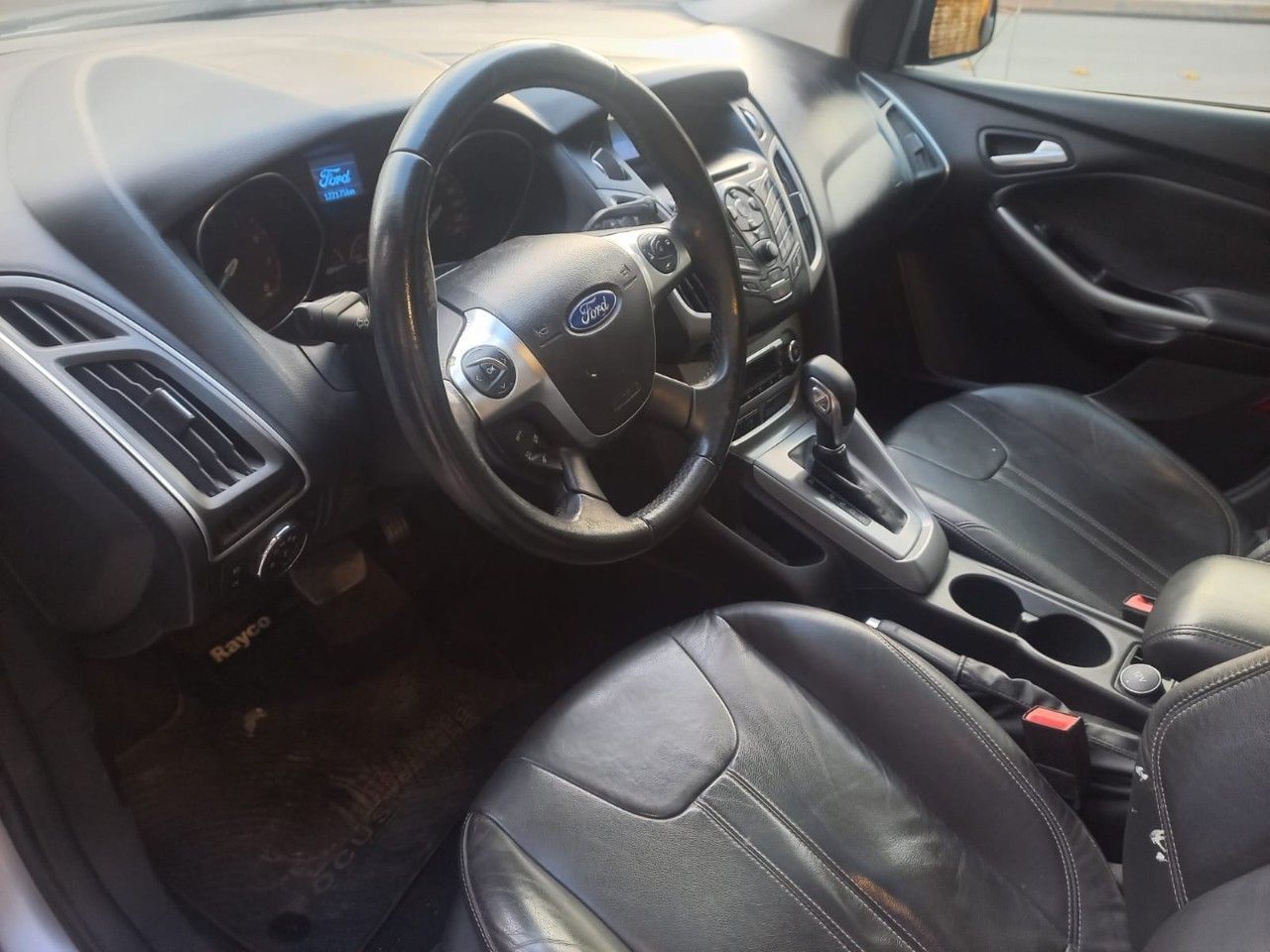Ford Focus Usado Financiado en Mendoza, deRuedas
