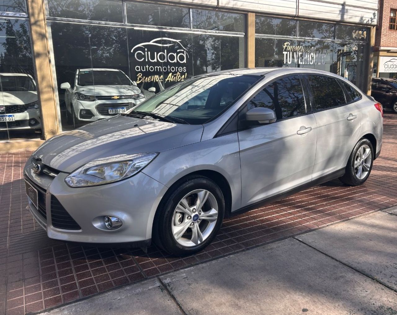 Ford Focus Usado Financiado en Mendoza, deRuedas