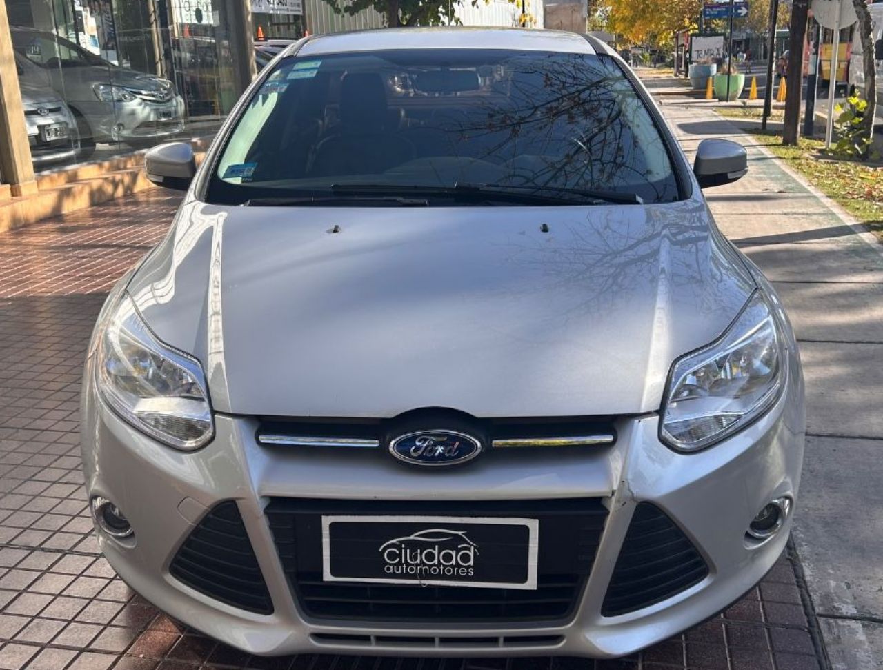 Ford Focus Usado Financiado en Mendoza, deRuedas