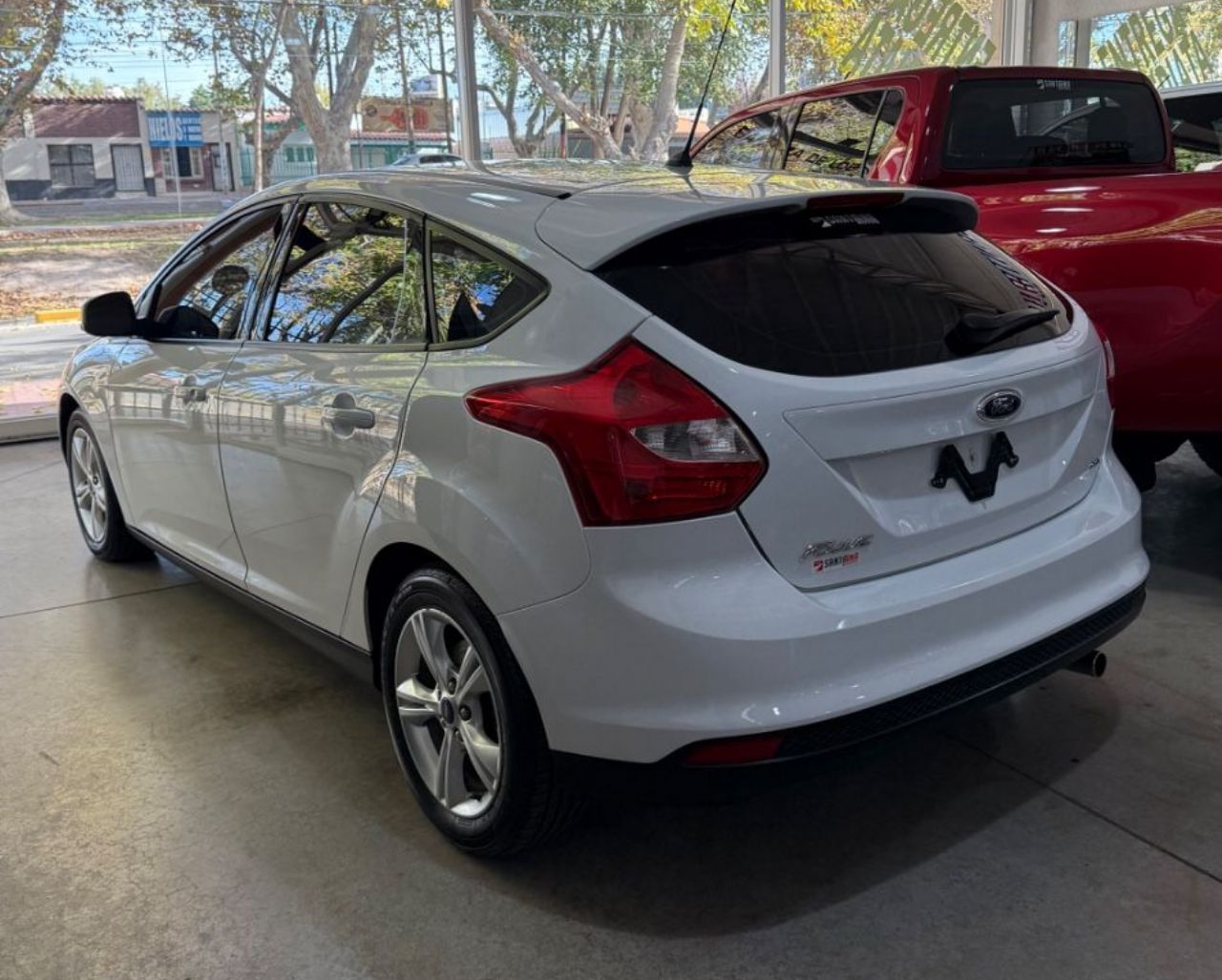 Ford Focus Usado Financiado en Mendoza, deRuedas
