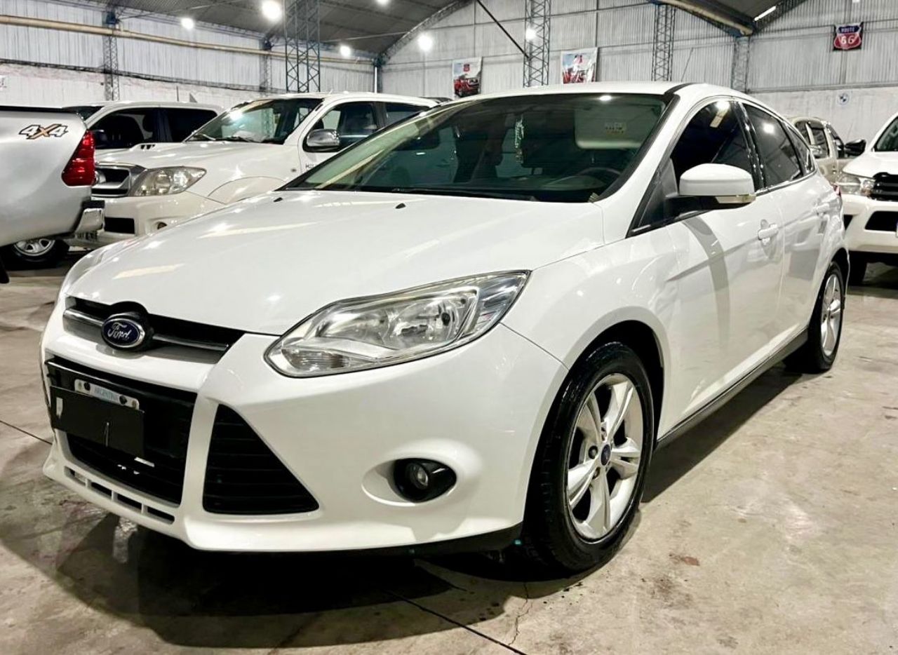 Ford Focus Usado Financiado en Mendoza, deRuedas
