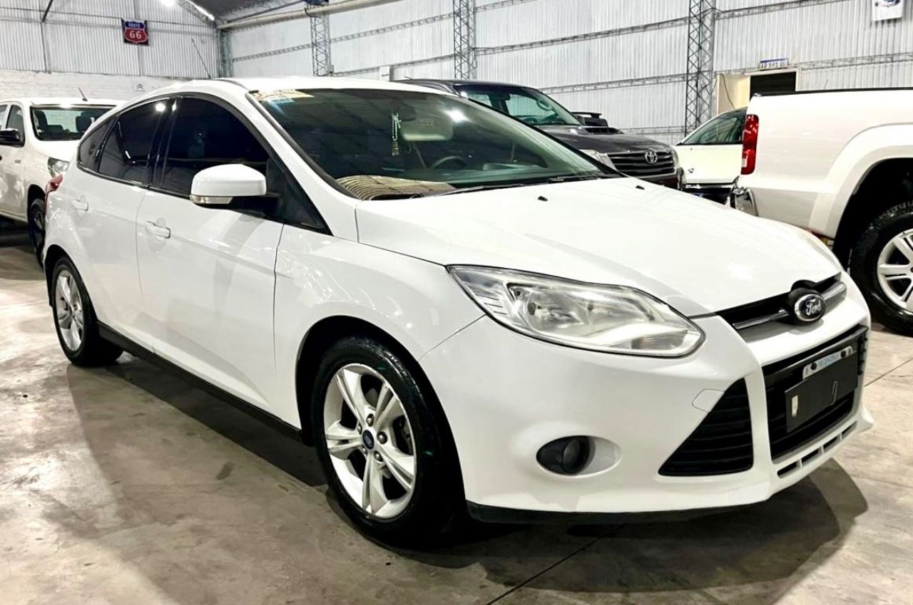 Ford Focus Usado Financiado en Mendoza, deRuedas