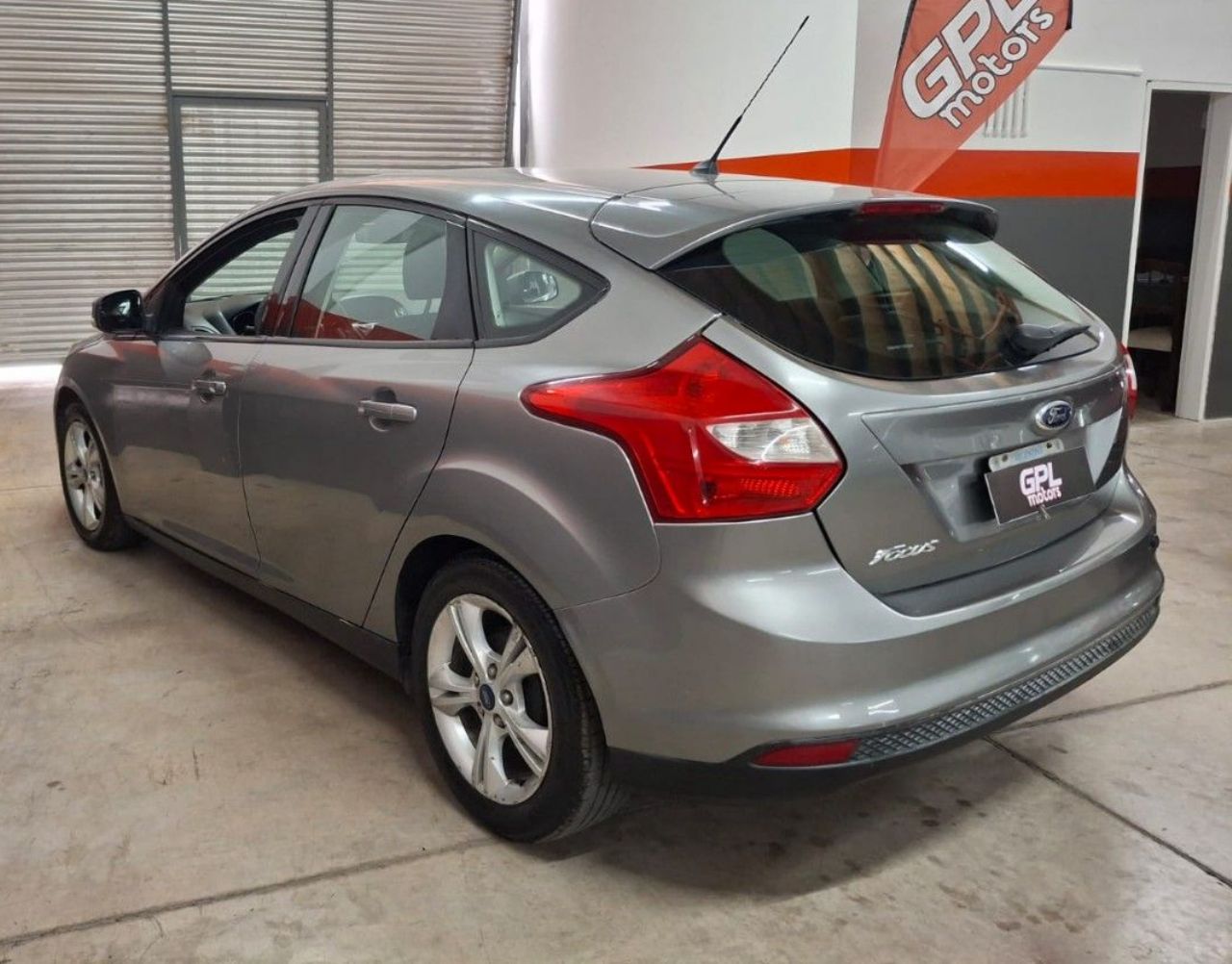 Ford Focus Usado Financiado en Mendoza, deRuedas