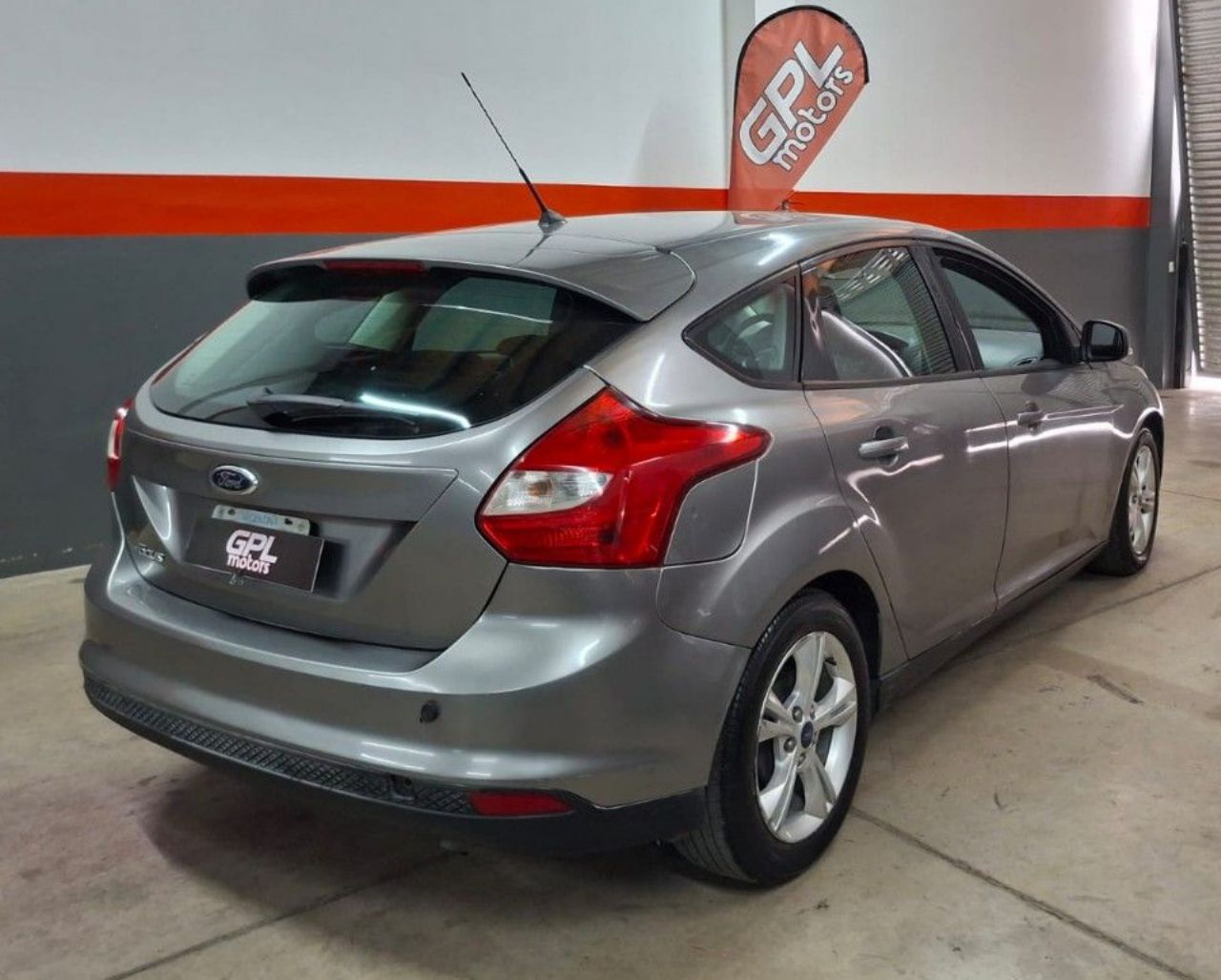 Ford Focus Usado Financiado en Mendoza, deRuedas