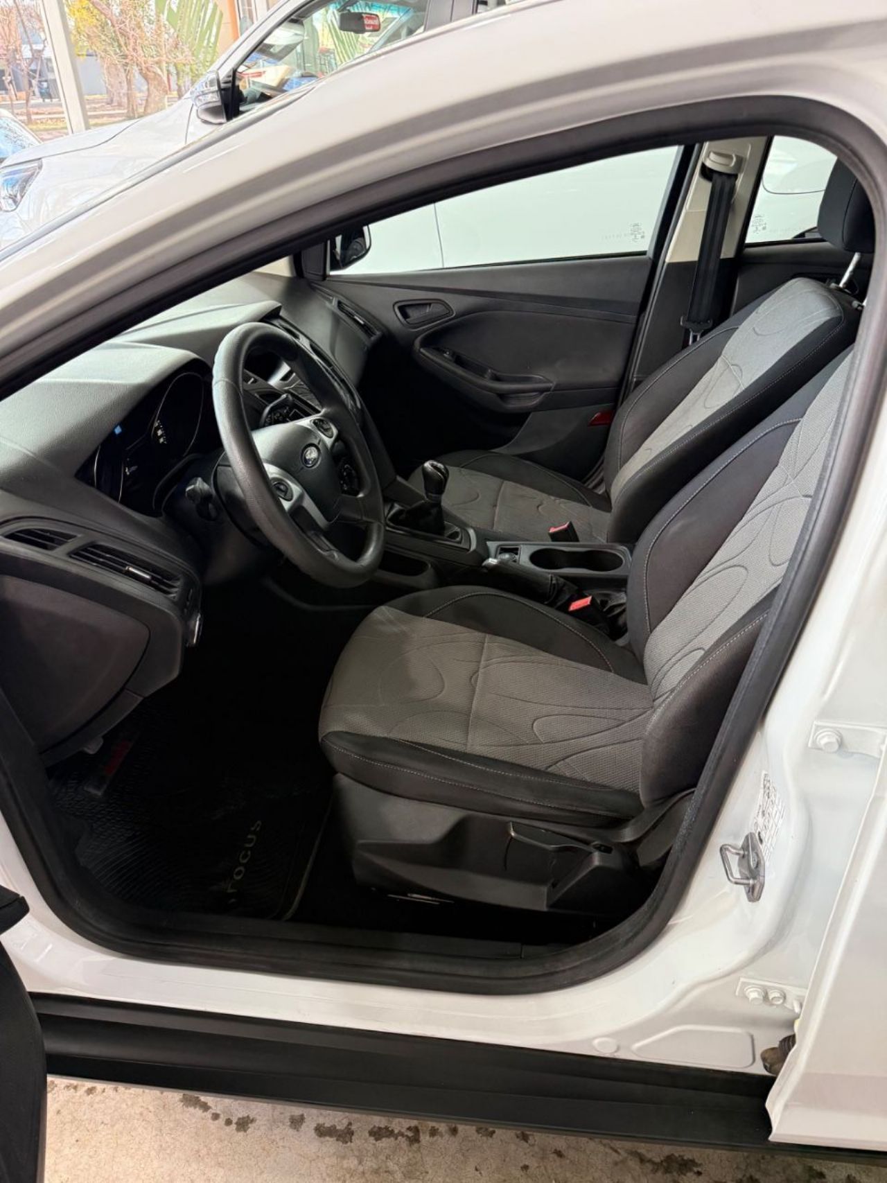 Ford Focus Usado Financiado en Mendoza, deRuedas
