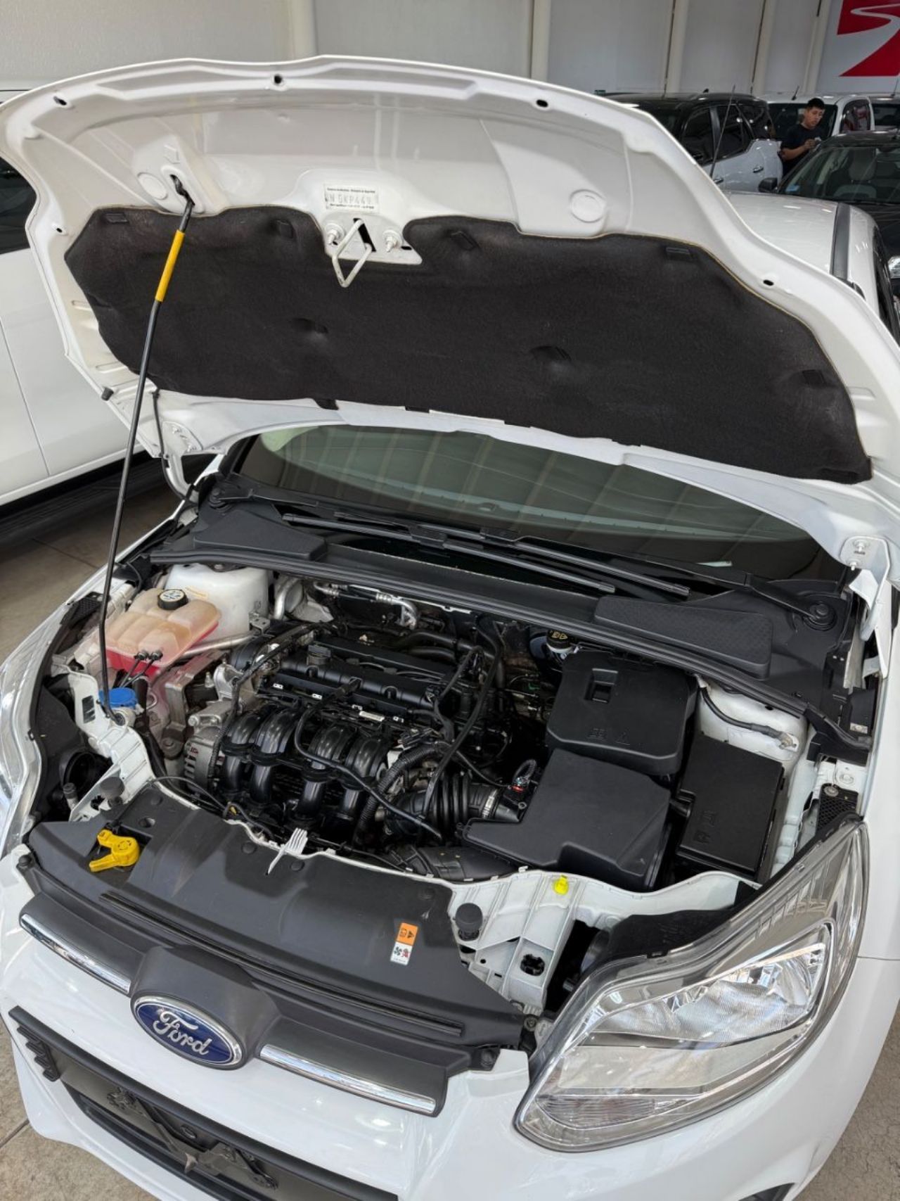 Ford Focus Usado Financiado en Mendoza, deRuedas