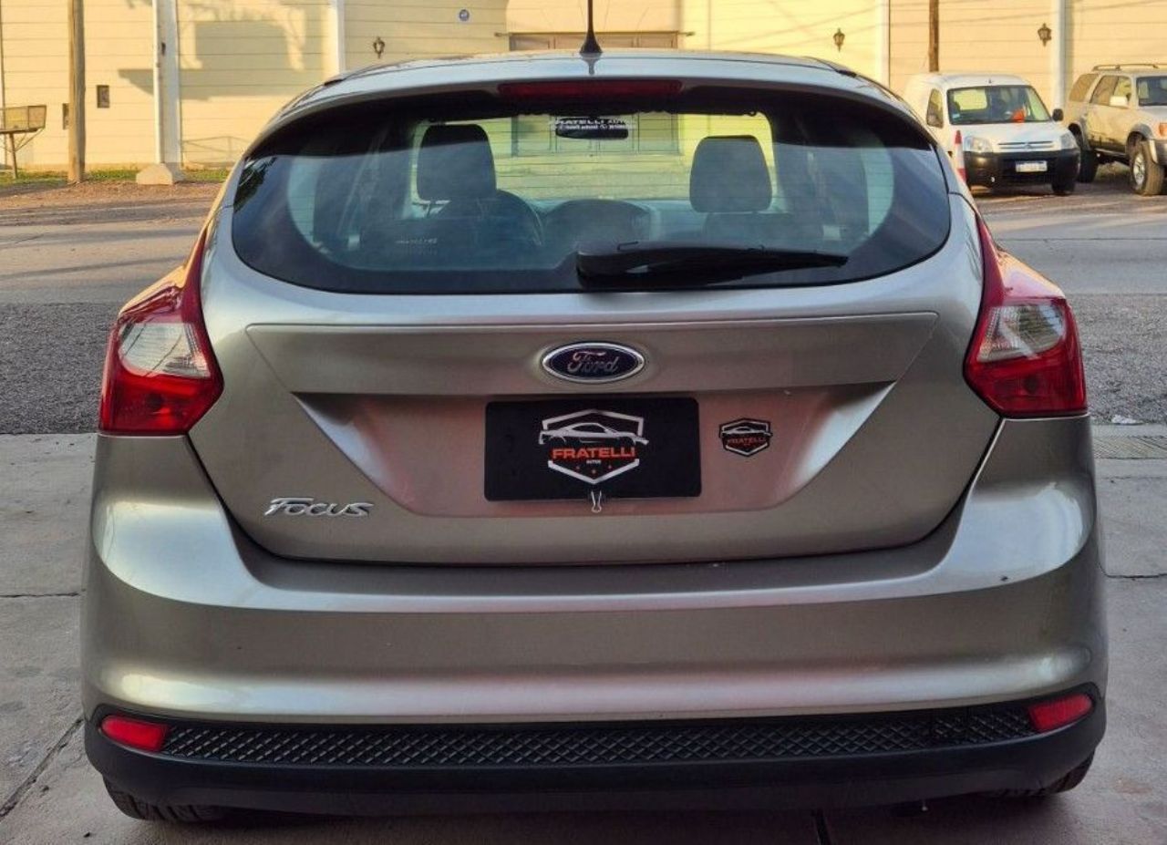 Ford Focus Usado Financiado en Mendoza, deRuedas