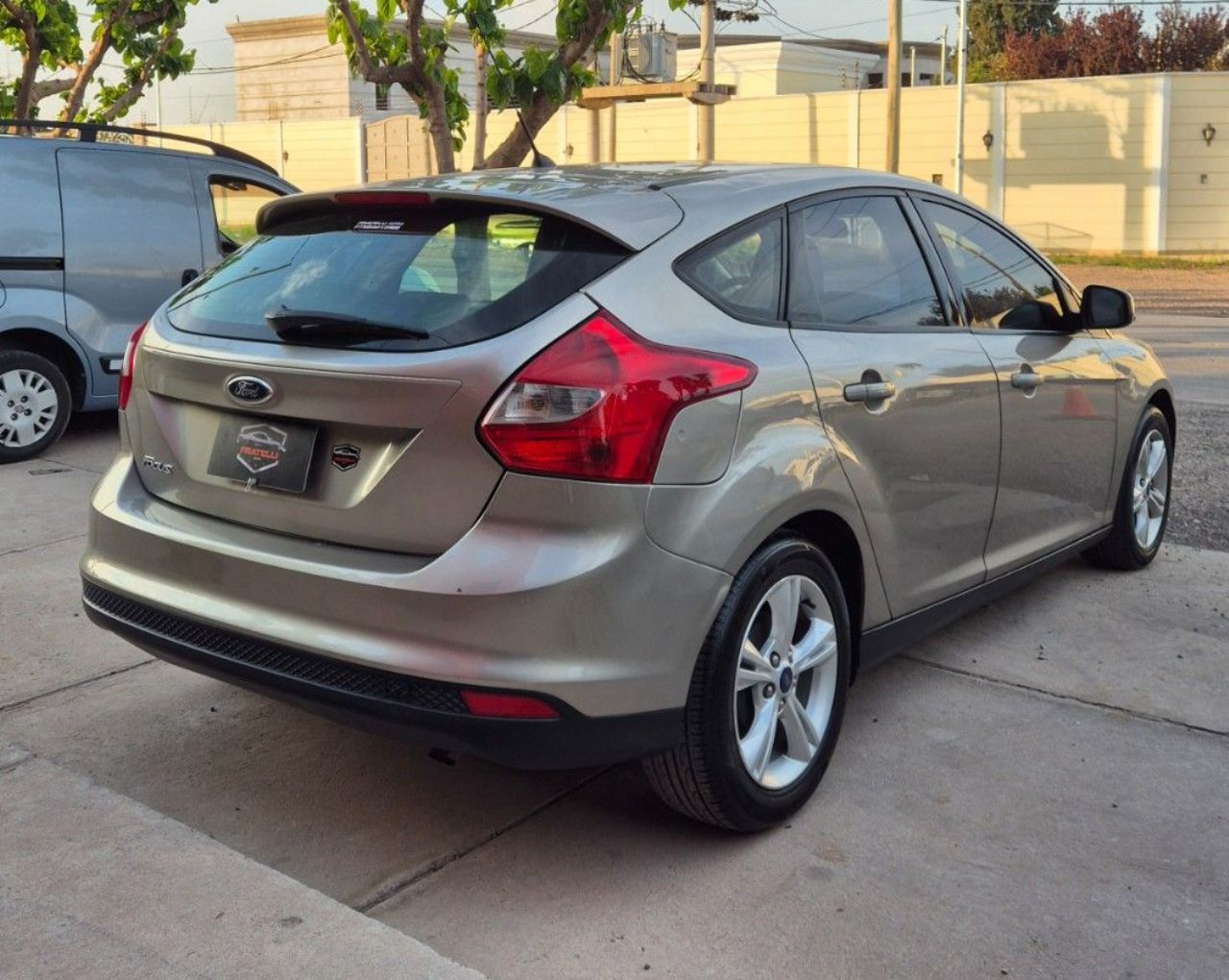 Ford Focus Usado Financiado en Mendoza, deRuedas