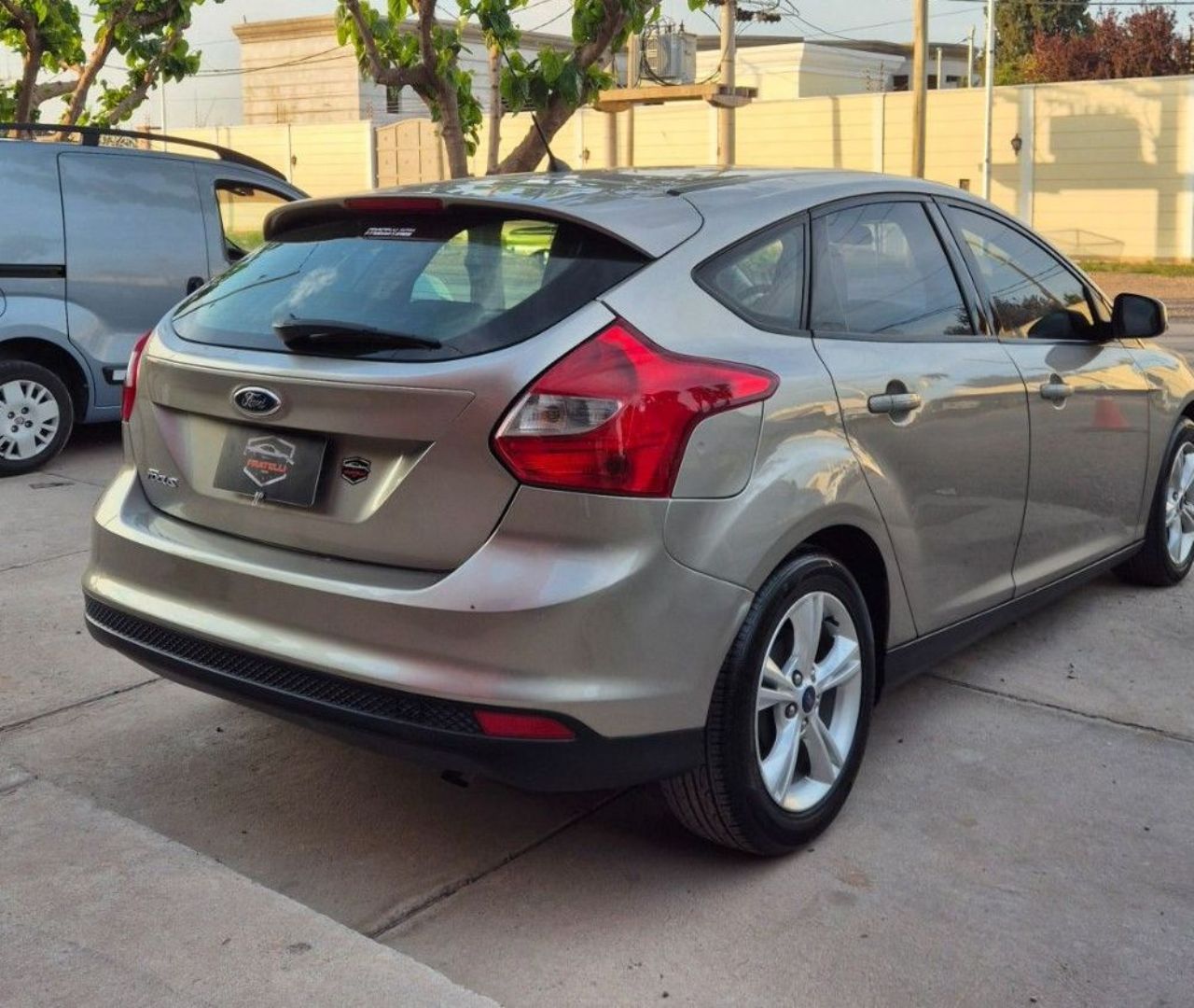 Ford Focus Usado Financiado en Mendoza, deRuedas