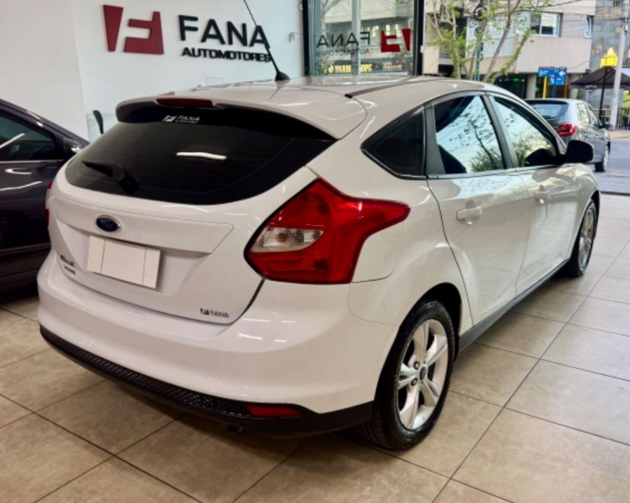 Ford Focus Usado Financiado en Mendoza, deRuedas