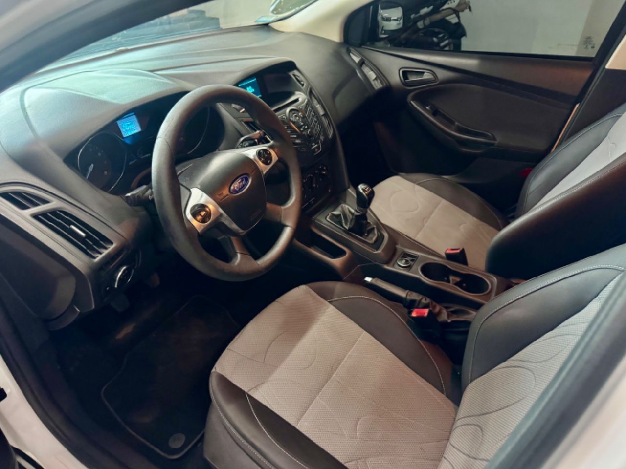 Ford Focus Usado Financiado en Mendoza, deRuedas