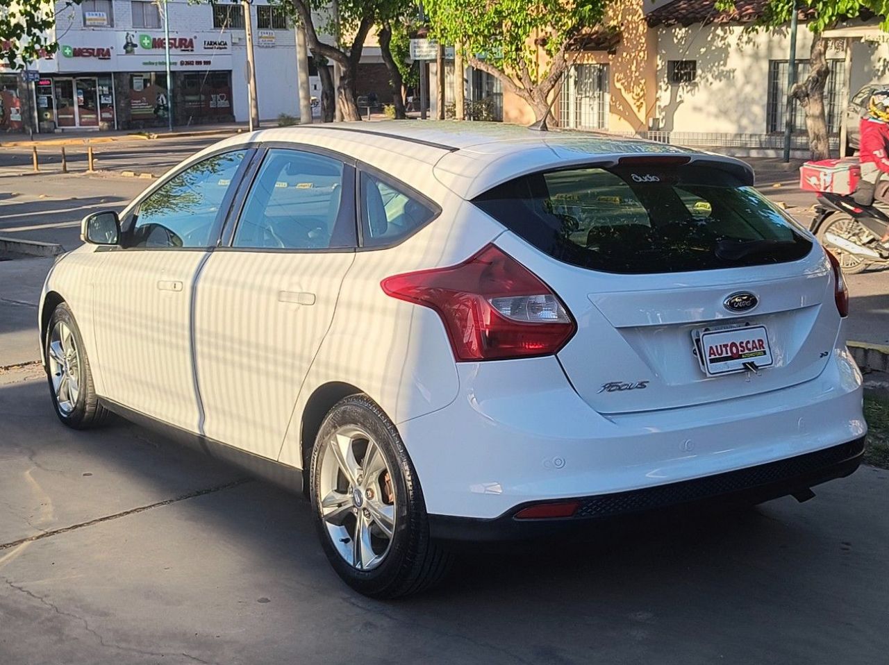 Ford Focus Usado Financiado en Mendoza, deRuedas