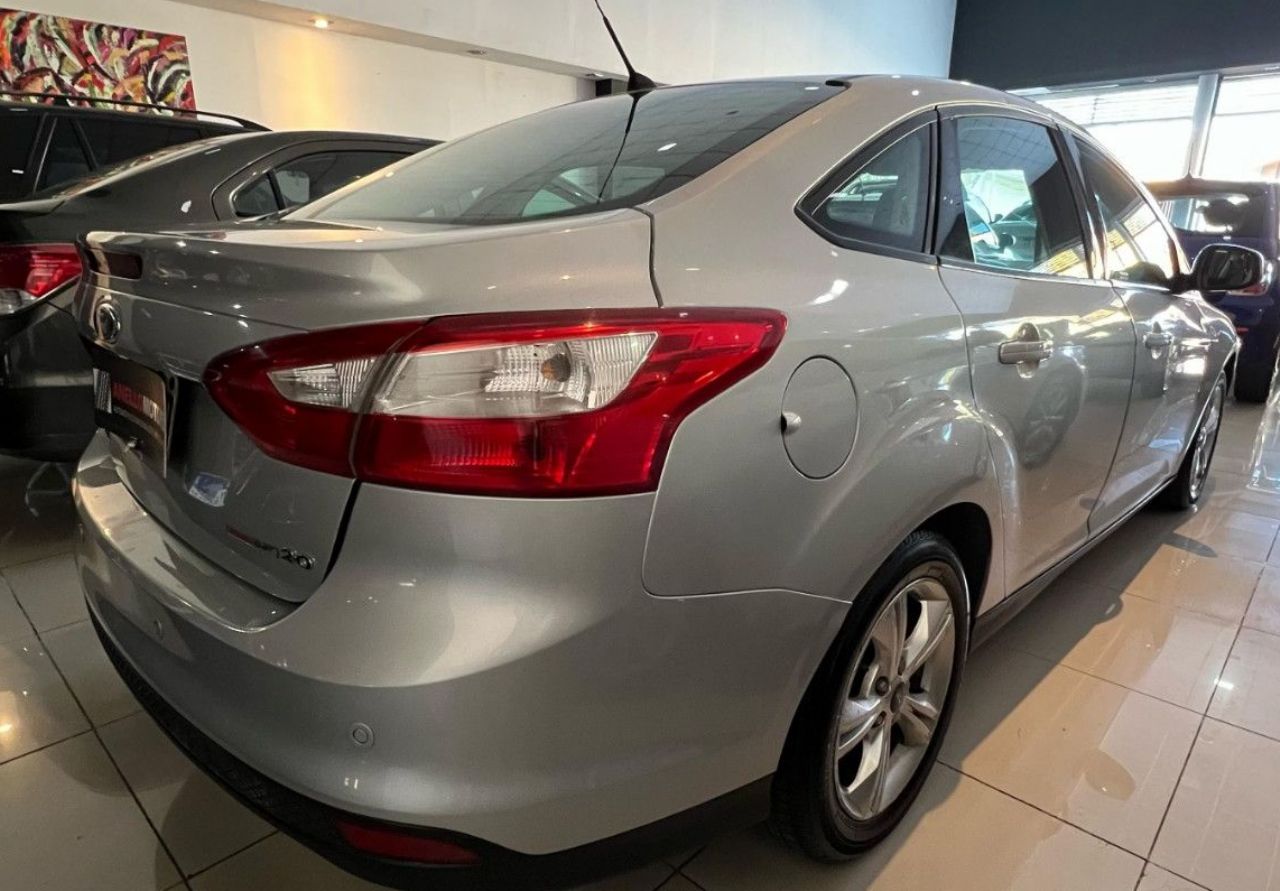 Ford Focus Usado Financiado en Mendoza, deRuedas
