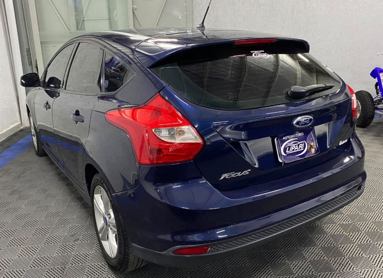Ford Focus Usado Financiado en Mendoza, deRuedas