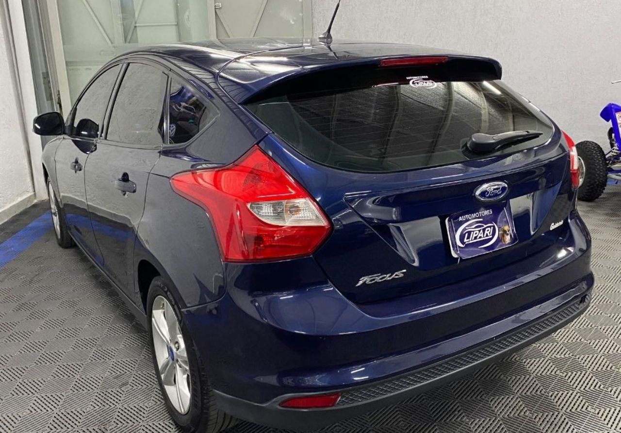 Ford Focus Usado Financiado en Mendoza, deRuedas