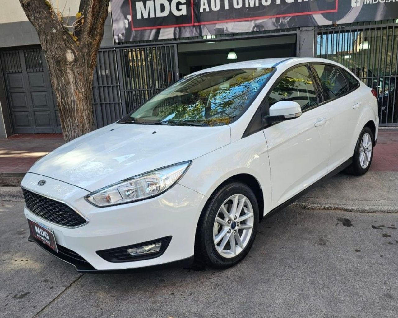 Ford Focus Usado Financiado en Mendoza, deRuedas