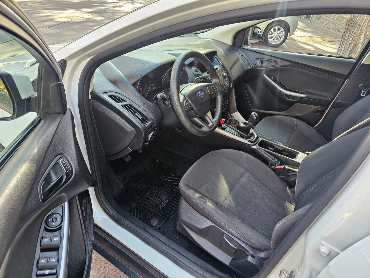 Ford Focus Usado Financiado en Mendoza, deRuedas