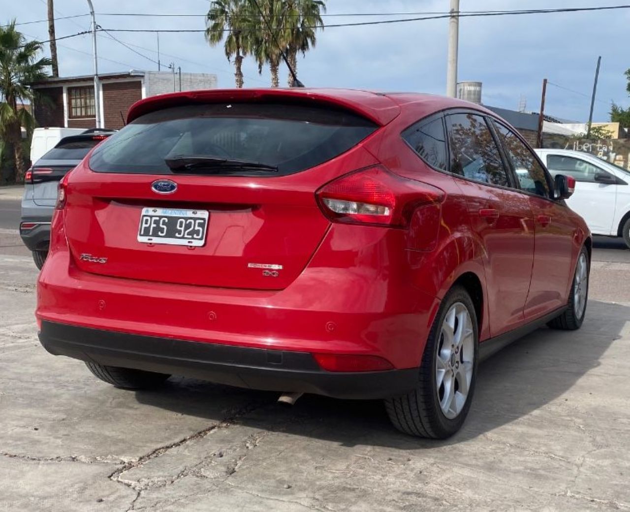 Ford Focus Usado Financiado en Mendoza, deRuedas