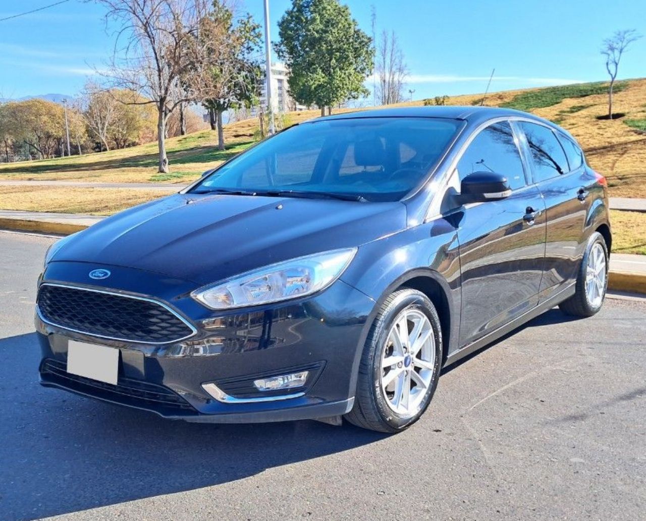 Ford Focus Usado Financiado en Mendoza, deRuedas