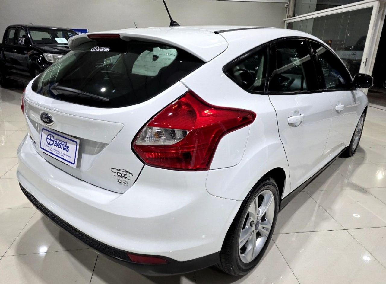 Ford Focus Usado Financiado en Mendoza, deRuedas