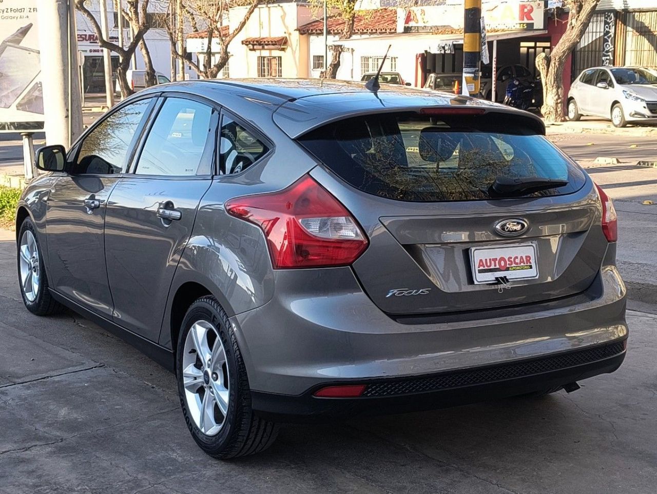 Ford Focus Usado Financiado en Mendoza, deRuedas